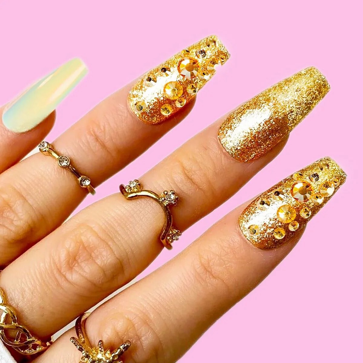 POSHMELLOW MAISON DELUXE 24 NAILS GLUE INCLUDED – CHAMPAGNE DREAM #65221