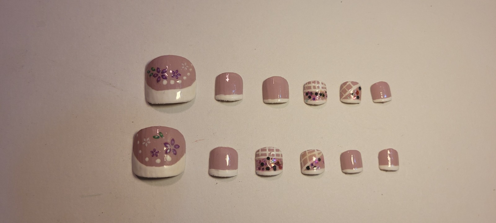Kawaii Presson Nails Toe| Cover: Lyla, french white| Size Medium 12 pcs *non Gel