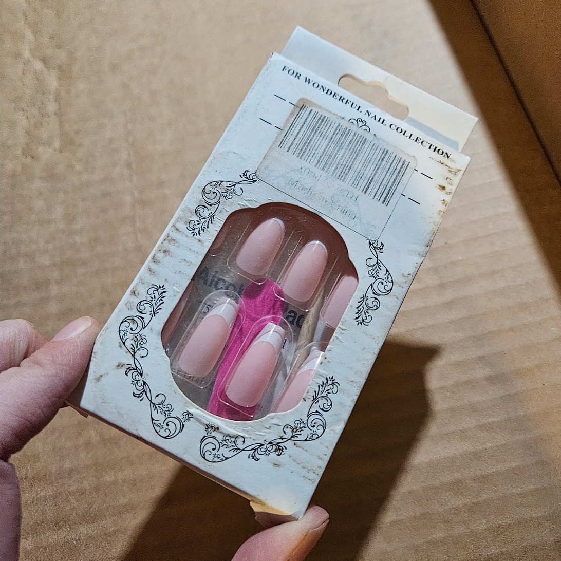 Boutique Nude Pink Short Oval French Tip Press-On Nails