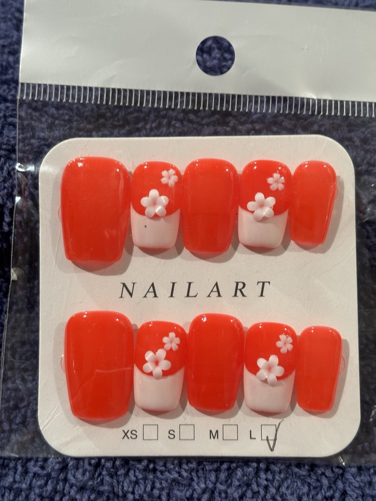 Press On Nails. Medium Length 19 Coffin Shaped Nails, 1 Oval. 20 Qty Size Large.