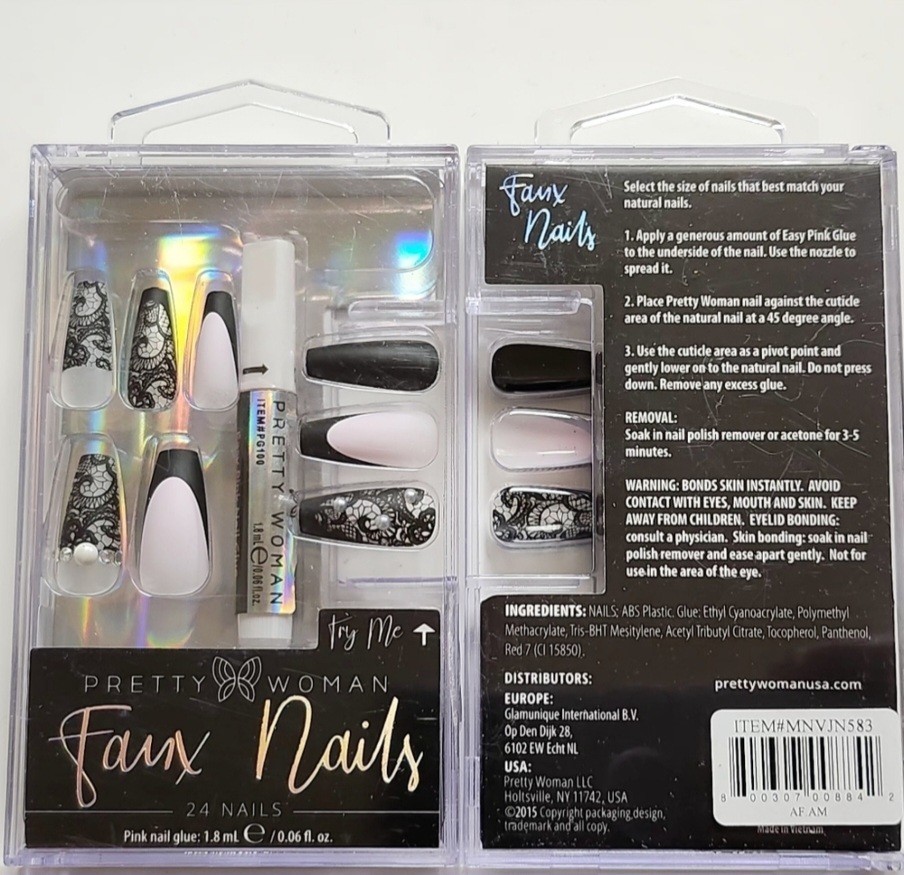 NWT PRETTY🦋WOMAN FAUX NAILS + GLUE!