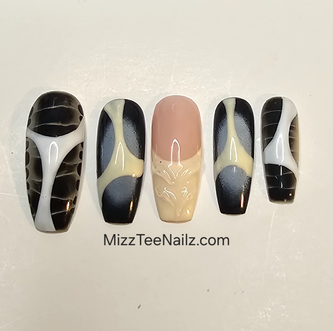 Press-On Nail Set #101: Black & White Luxe Abstract