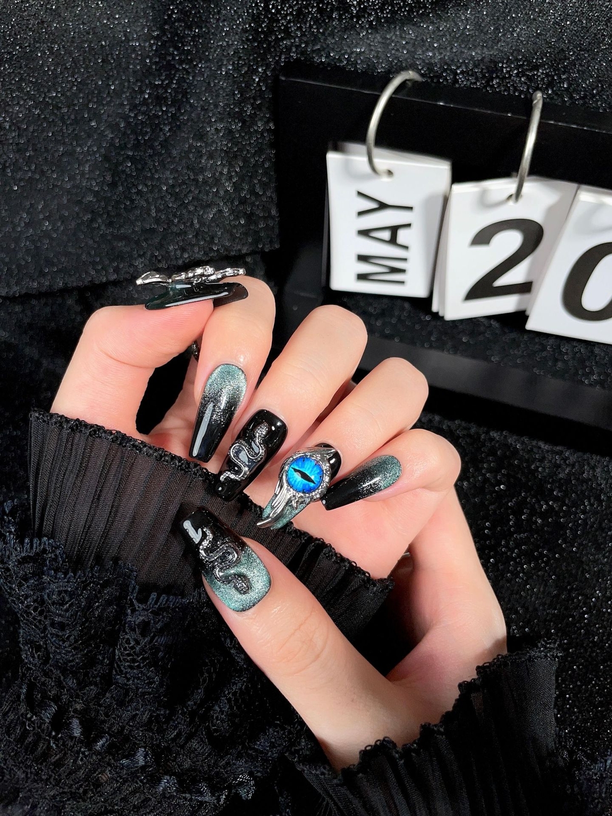 Pure hand-worn nail patch finished metal butterfly fake nails removable