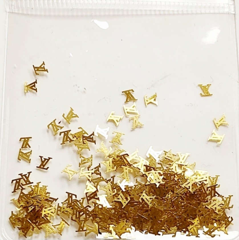 NWT NAIL ART DESIGN 4mm×3mm GOLD METAL NAIL DECALS: N°15