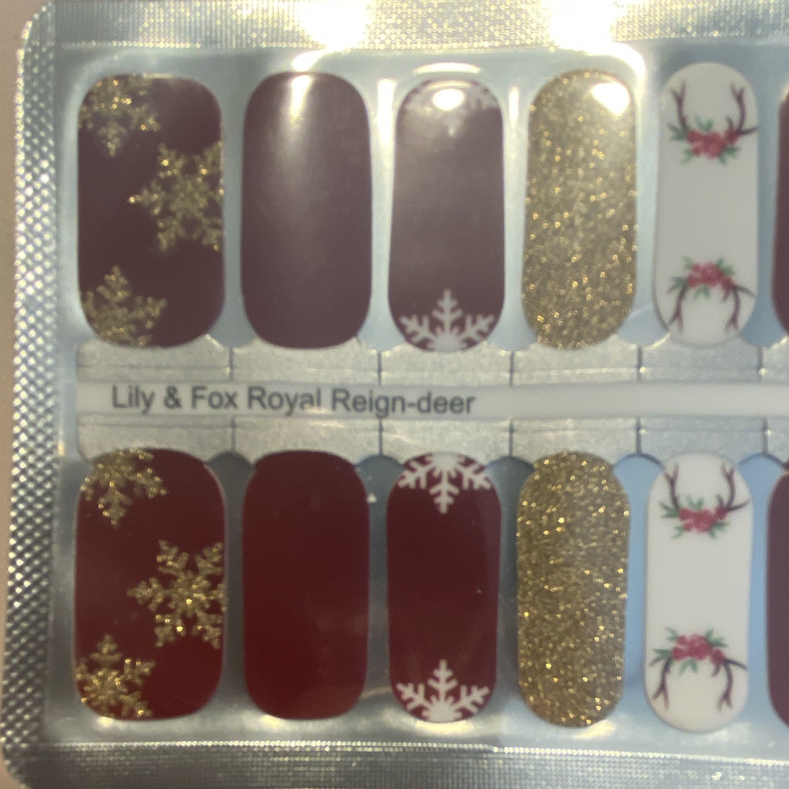 Lily & Fox Royal Reign-deer Shiny Press-On Nails Red/Gold/White Christmas