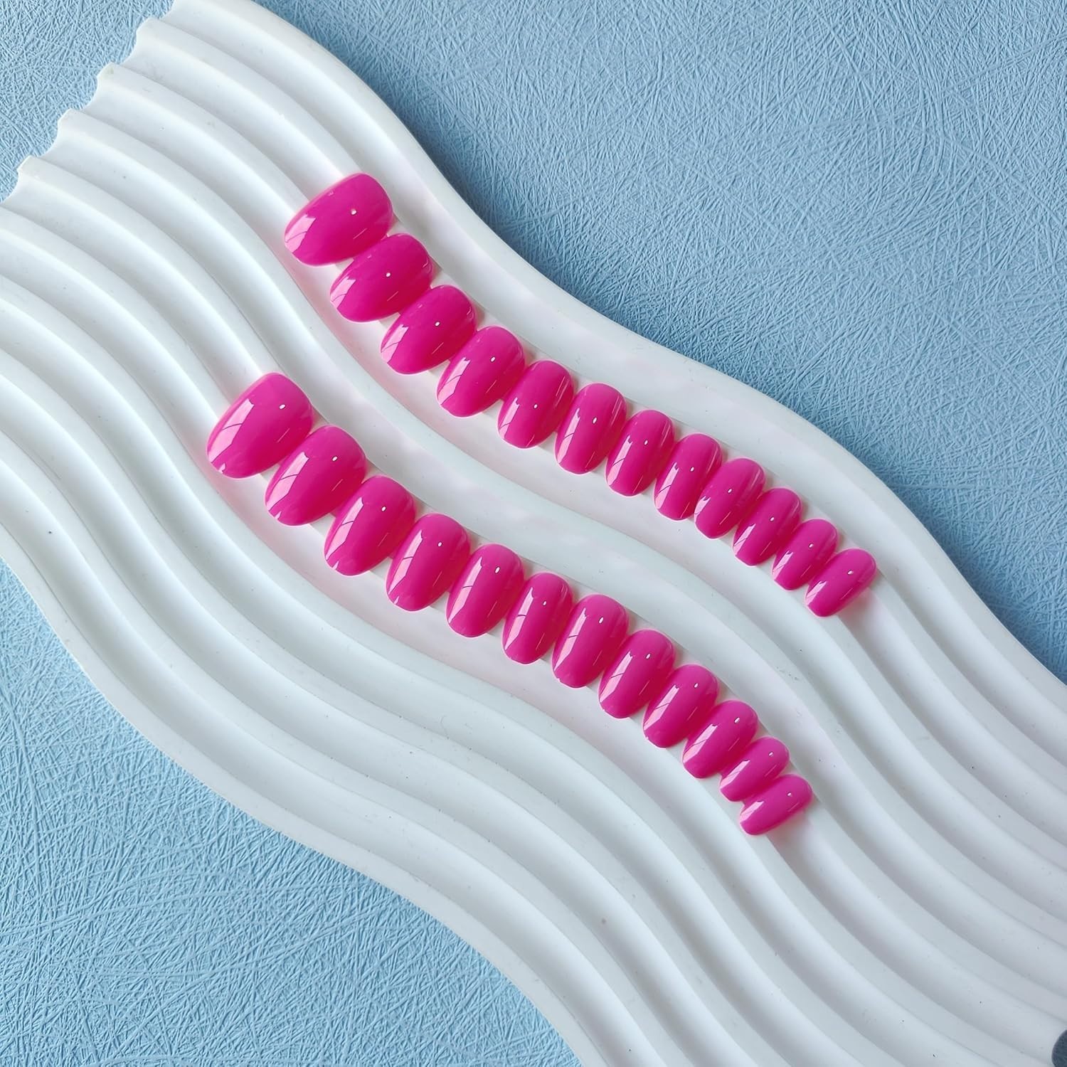 Beautiful Glossy Hot Pink 24-Pc Press-On Nails – Perfect Fit for Any Occasion