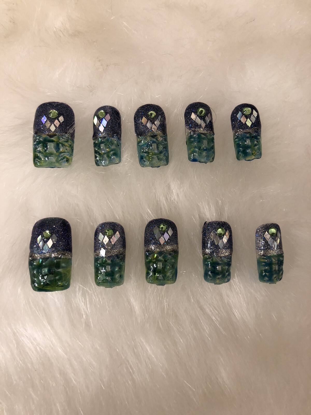 Z NAILZ!: Z CLAWZ! Gorgeous Set Of Alligator Textured Green/Blue Press On Nails