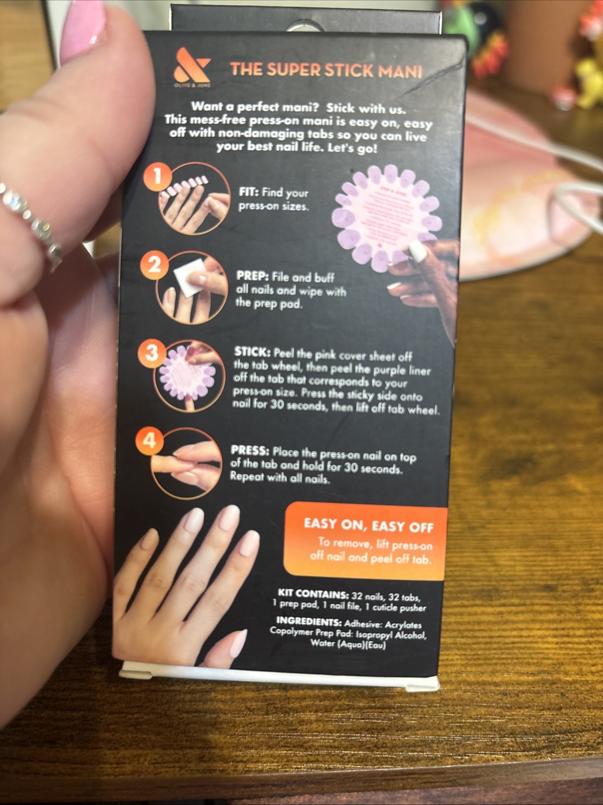 Olive & June Super Stick Mani Press-On Nails 32 Short Round Skeleton Fingers