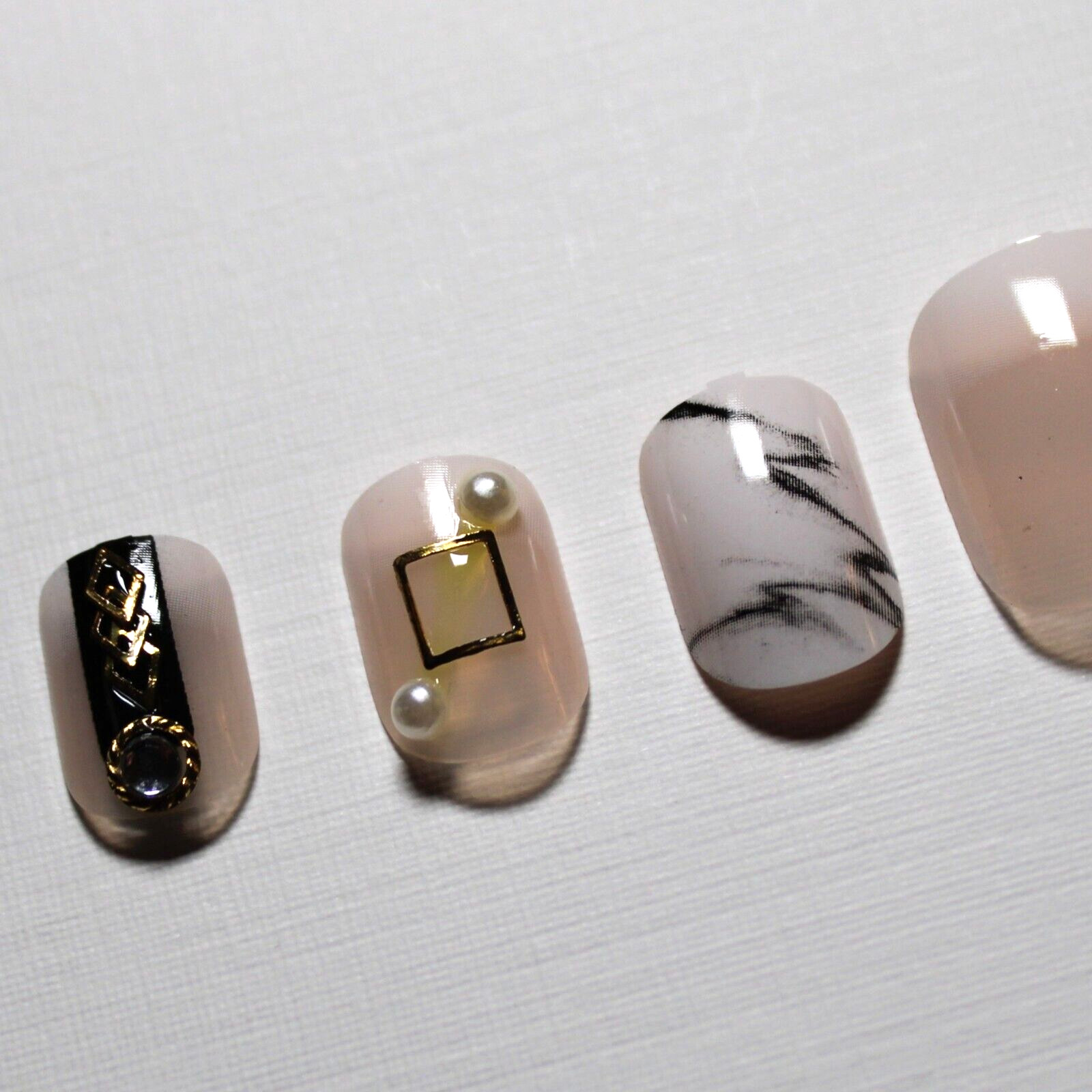 24 Piece Press-On SHORT SQ Nail Set ** Black, White & Gold ** BUY 2 Get 1 FREE