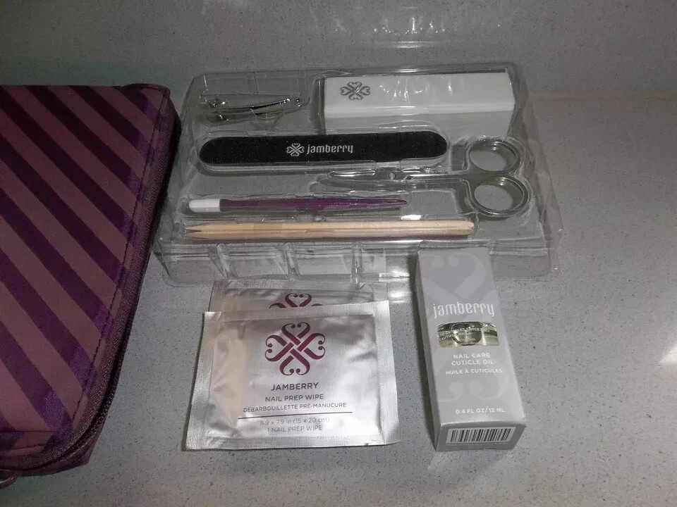 Jamberry Application Kit With Free Cuticle Oil