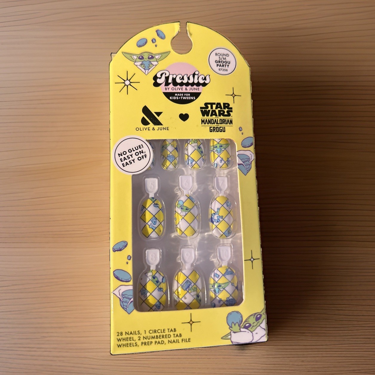 Olive & June Pressies Kids & Tweens Grogu Nails Mandalorian Round S/M