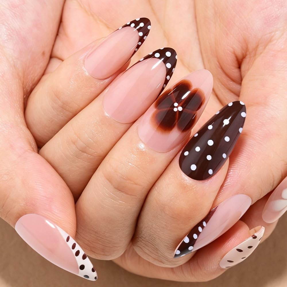 evpct Short Almond Nude Pink French Tip Nails