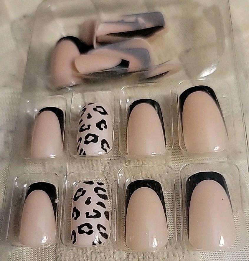 New 24 Pcs DIY Nails Natural With Black Tips, Blk Cheetah Print, Square Tip
