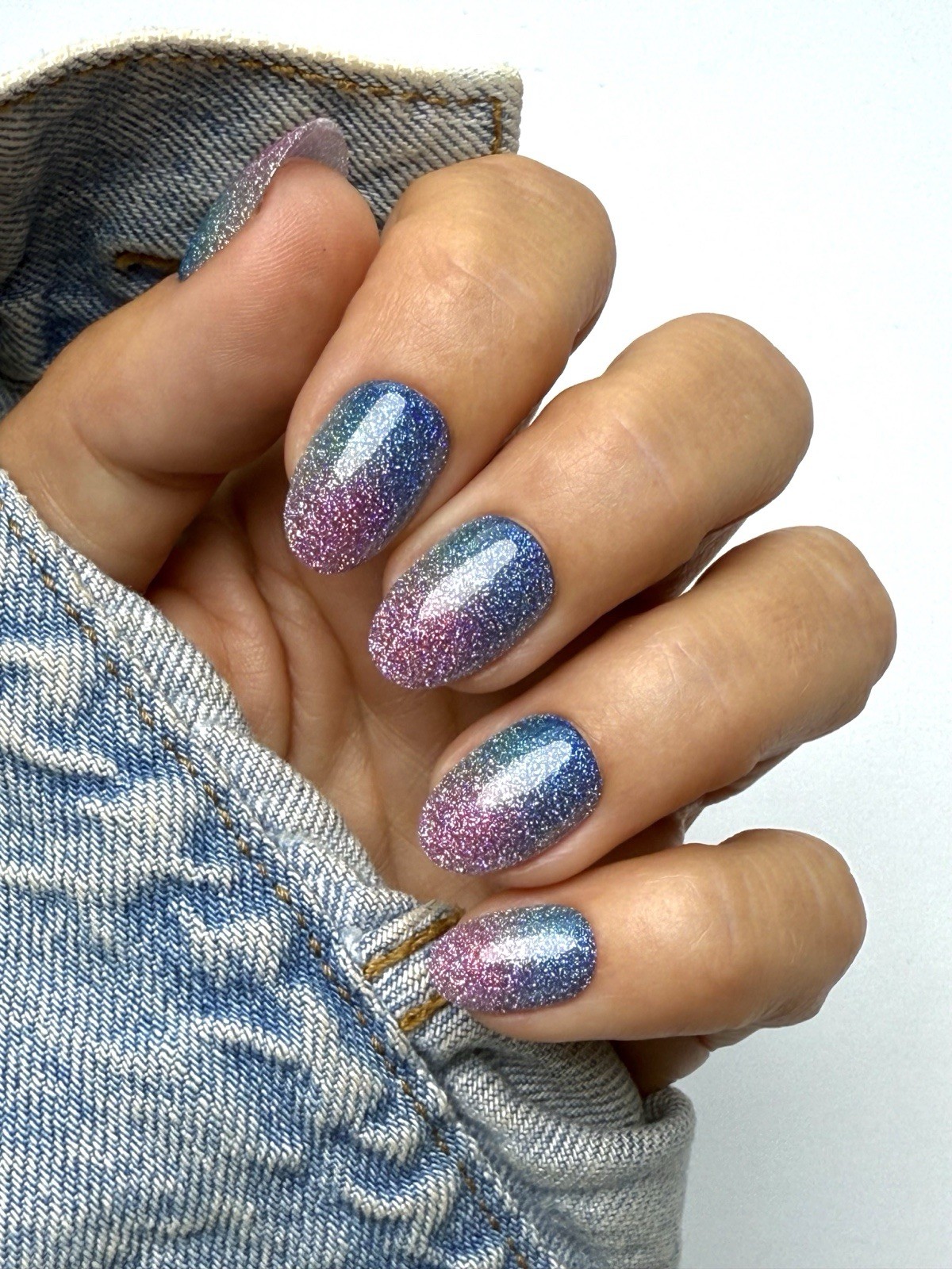 Red Aspen Press On Nails, Short Almond, Self Made Mermaid, Maureen