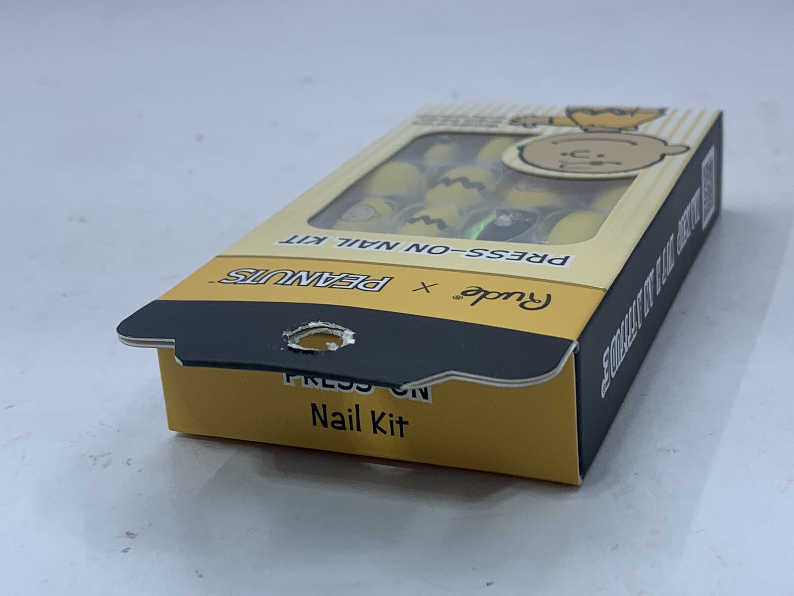 BRAND NEW – Peanuts Charlie Brown Press-On Nail Kit by Rude Cosmetics