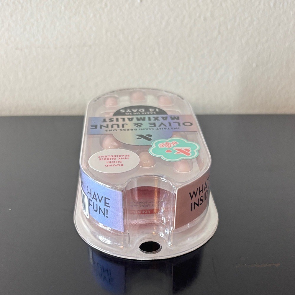 Olive & June Maximalist Instant Mani Press-On Nails – Pink Bubble Pearlescent