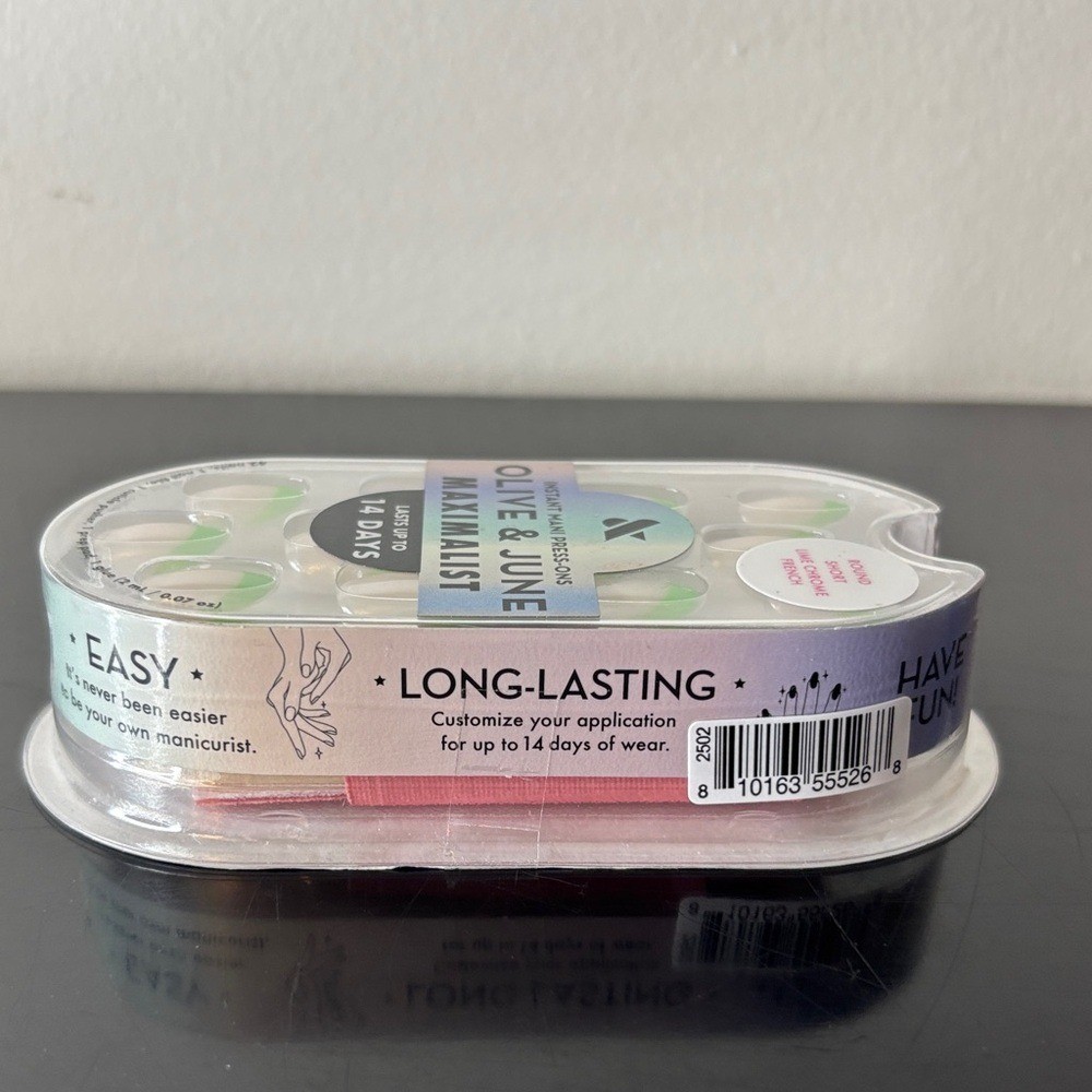 Olive & June Maximalist Instant Mani Press-On Nails – Lime Chrome French Tip