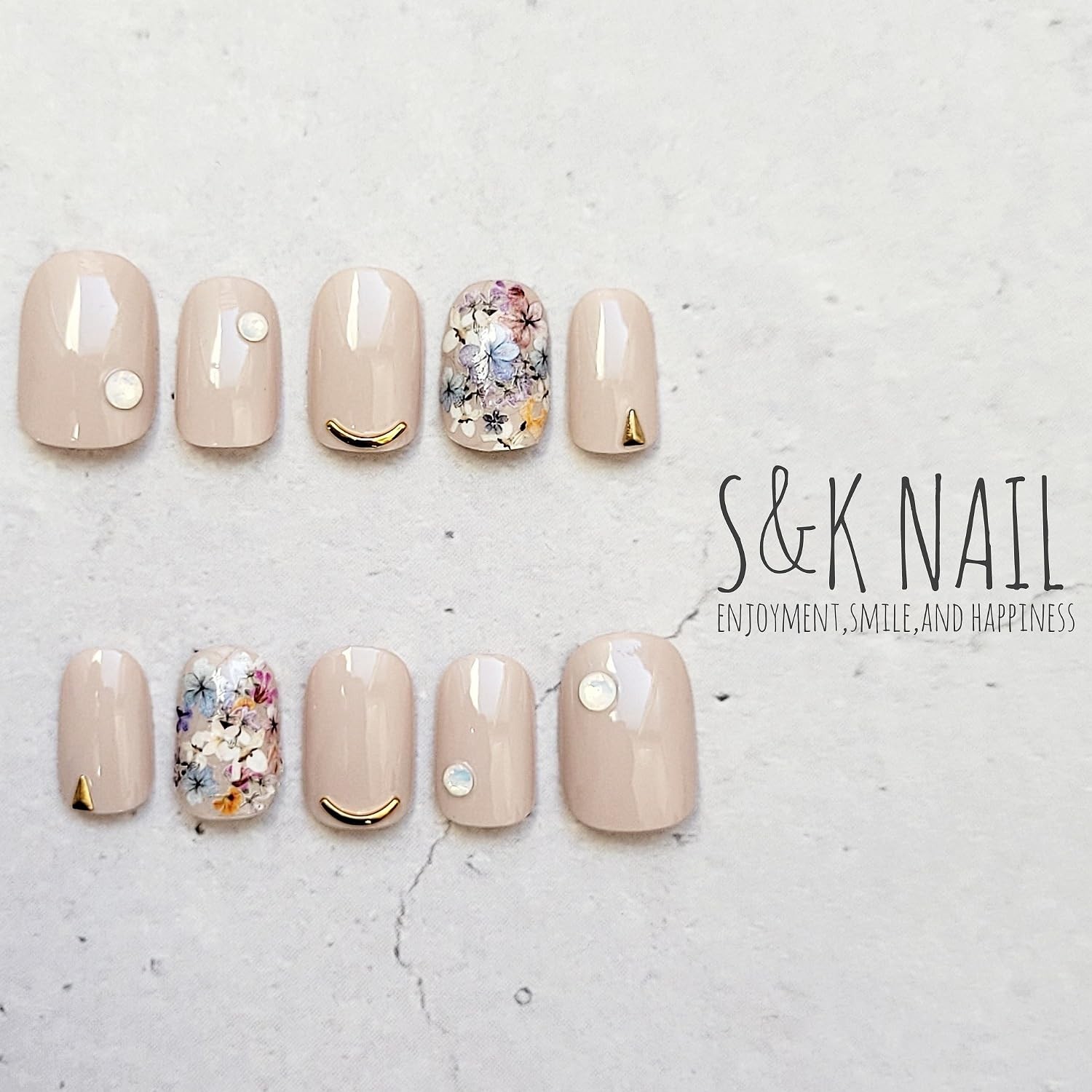Nail Tips Short Oval Flower III & Sheer Beige 26pcs Japan