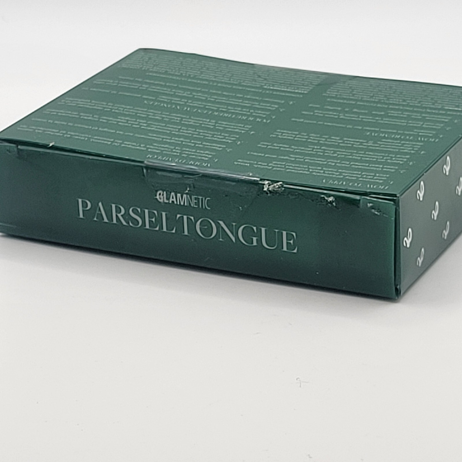 Harry Potter x Glamnetic PARSELTONGUE 30 Press On Nails kit | Short Almond