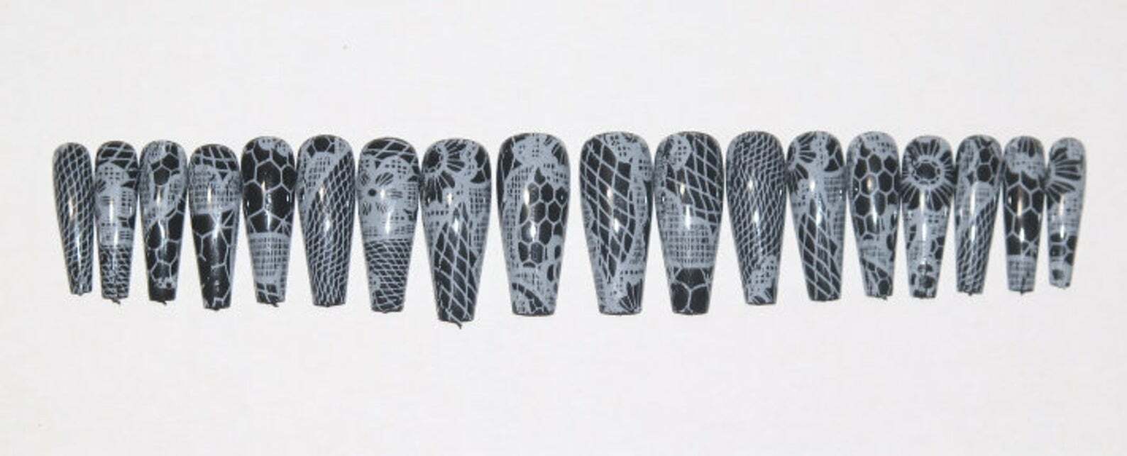 Black nails with white lace- press on nail set- (Set of 18 sizes 0-8)
