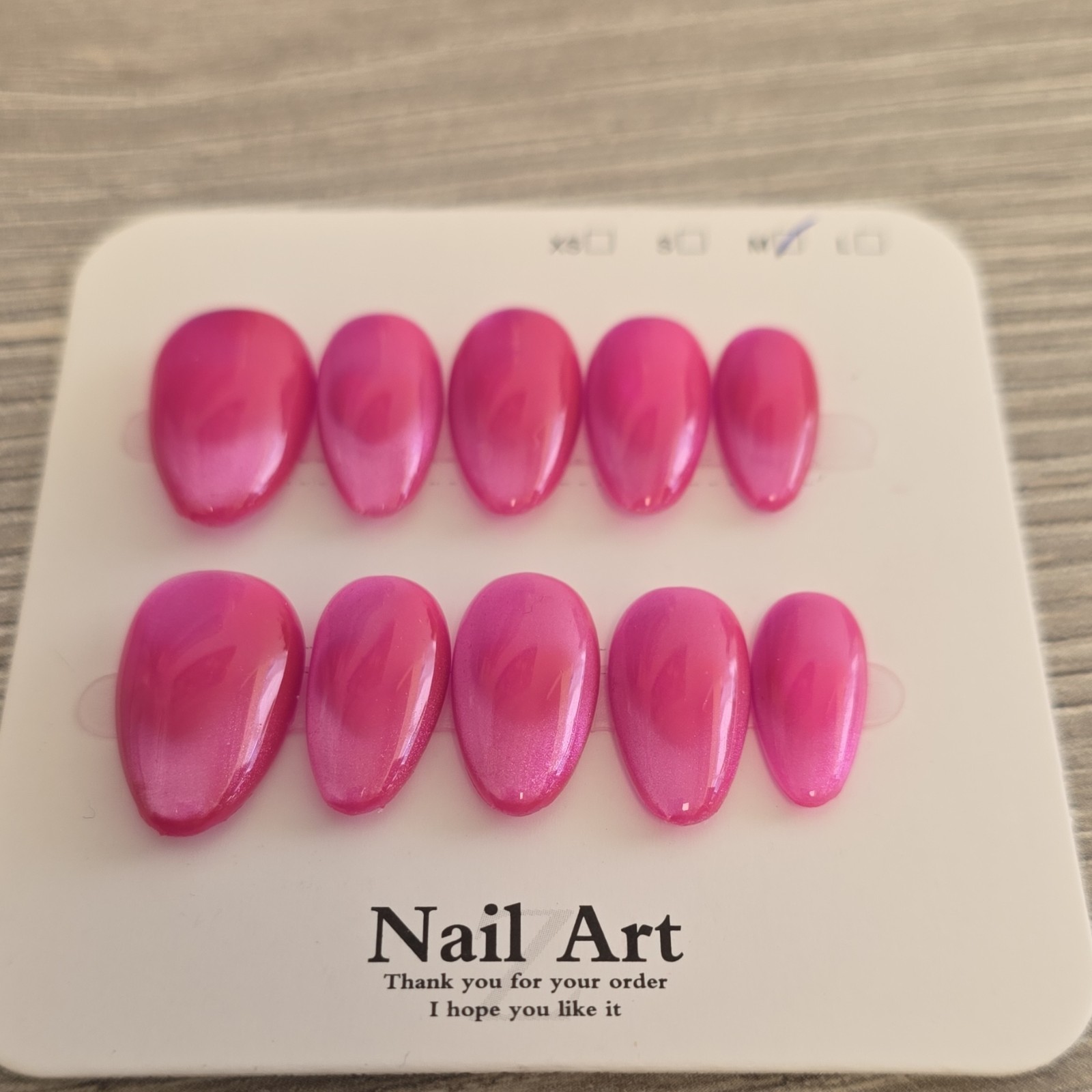 Nail Art Pink Shiny Heart Cateye Medium Almond Press-On Nails Set Full Cover
