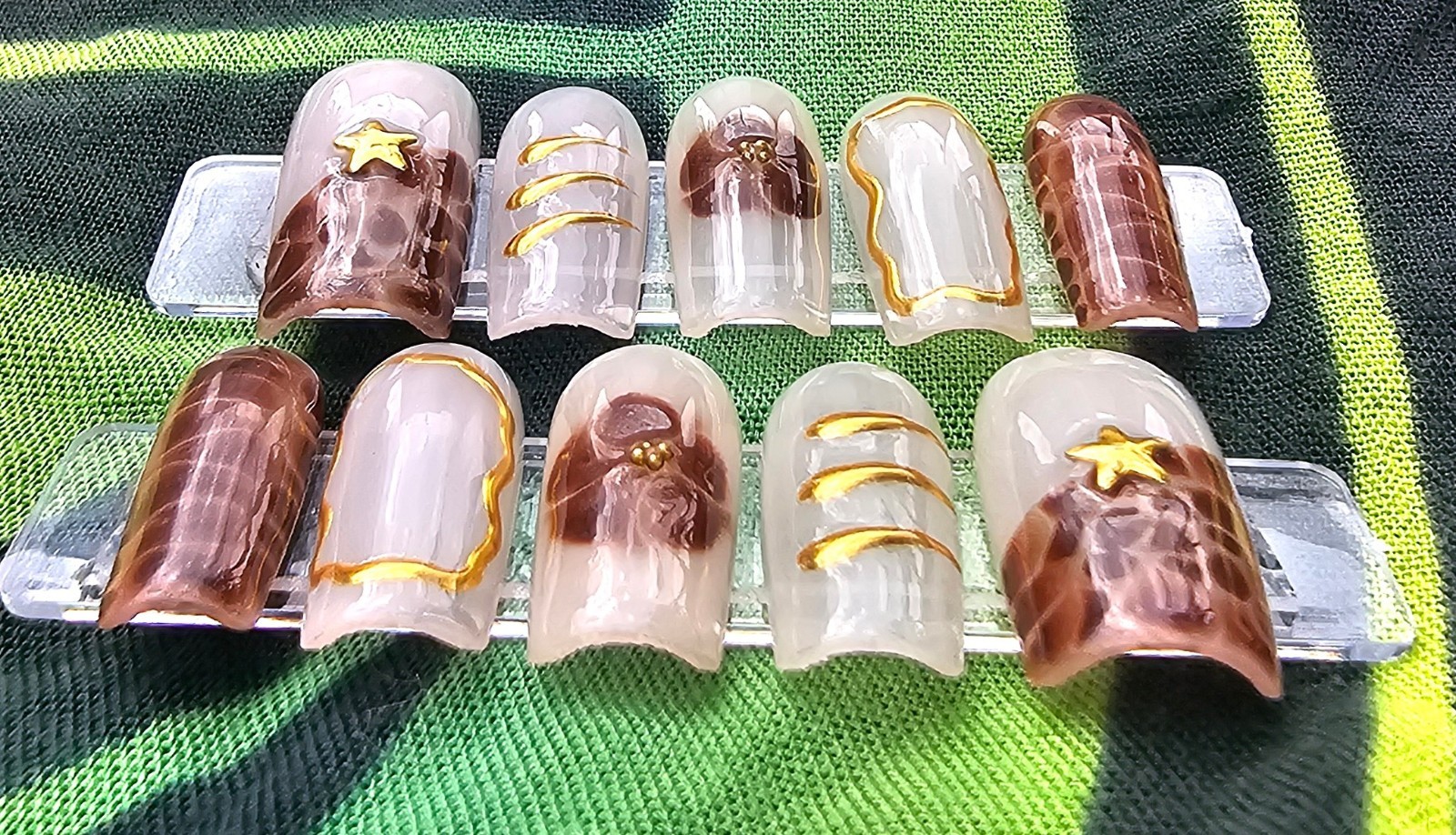 Press-On Nail Set #58: Blooming Brown & Gold