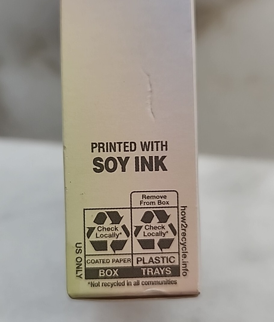 1 Kiss Voguish Fantasy Medium Nails, #FV15 Nails On Point Printed With SOY INK.