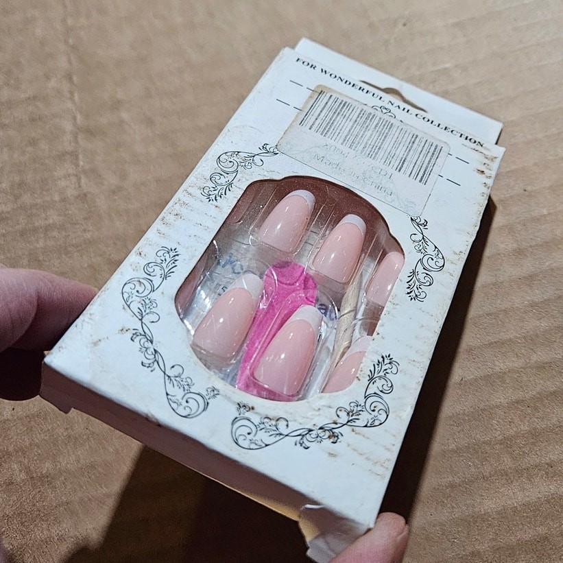 Boutique Nude Pink Short Oval French Tip Press-On Nails