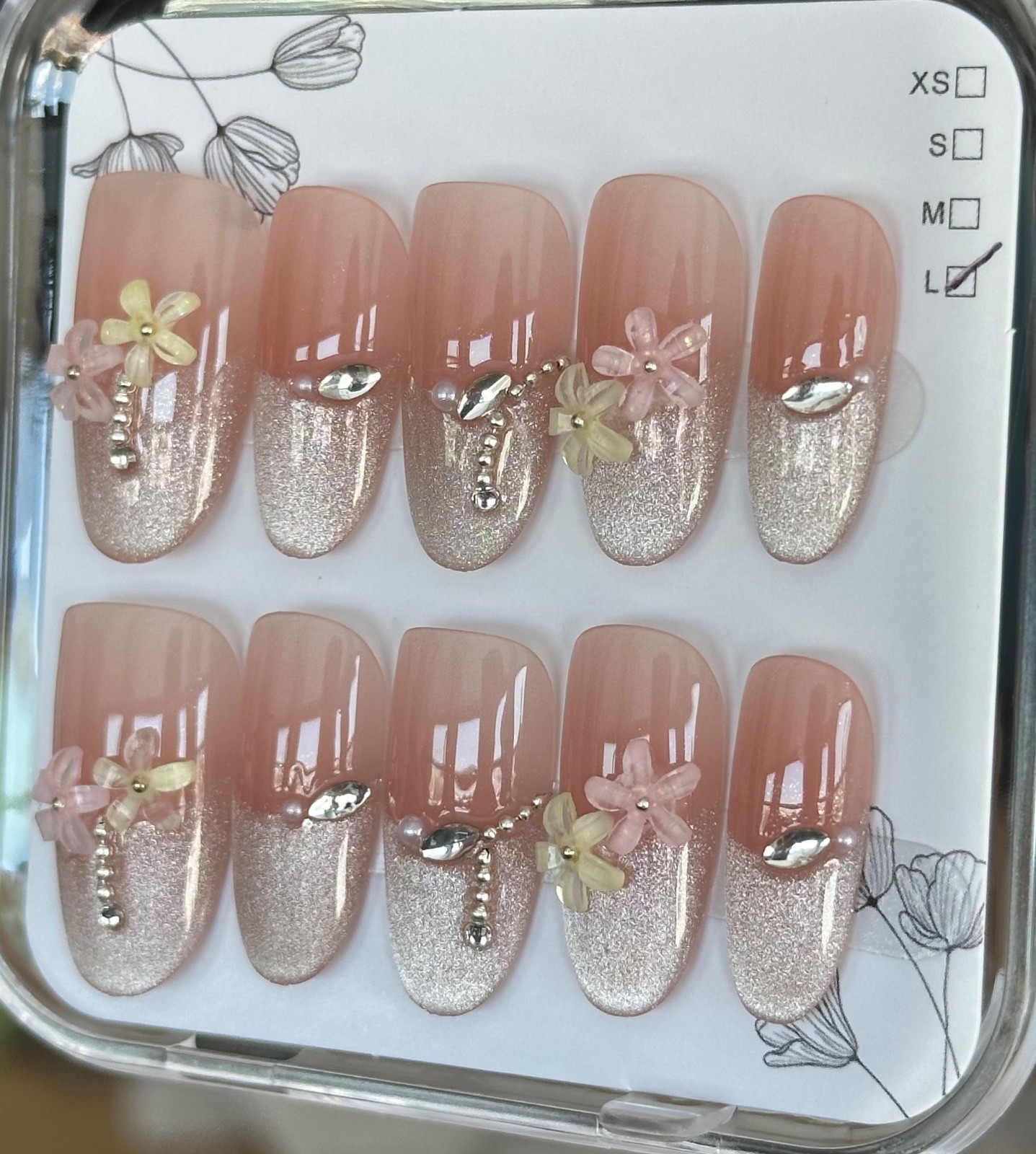 Handmade Press-On Nails: Glam & Florals, medium almond shape, size L