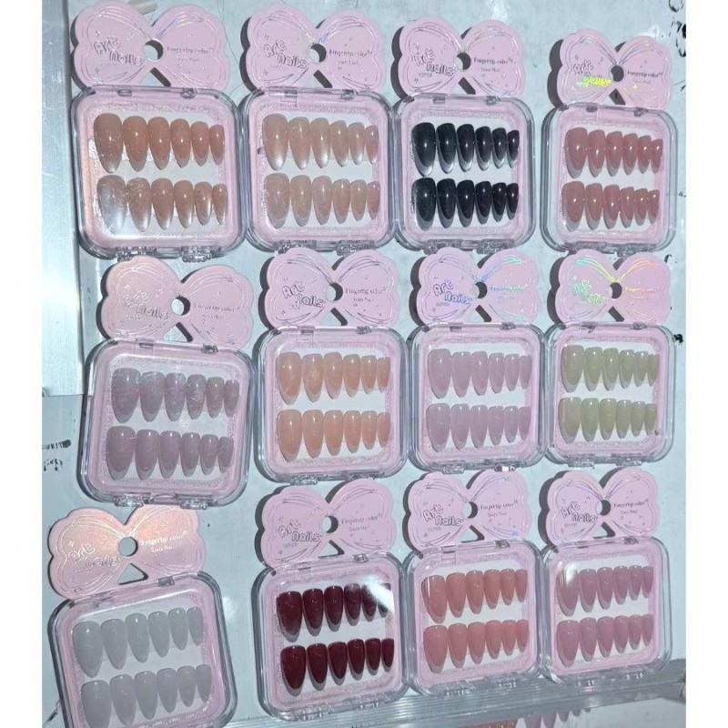60 Pieces, 6 Sets of Random Styles, Random Sizes, Fashionable Nail Design