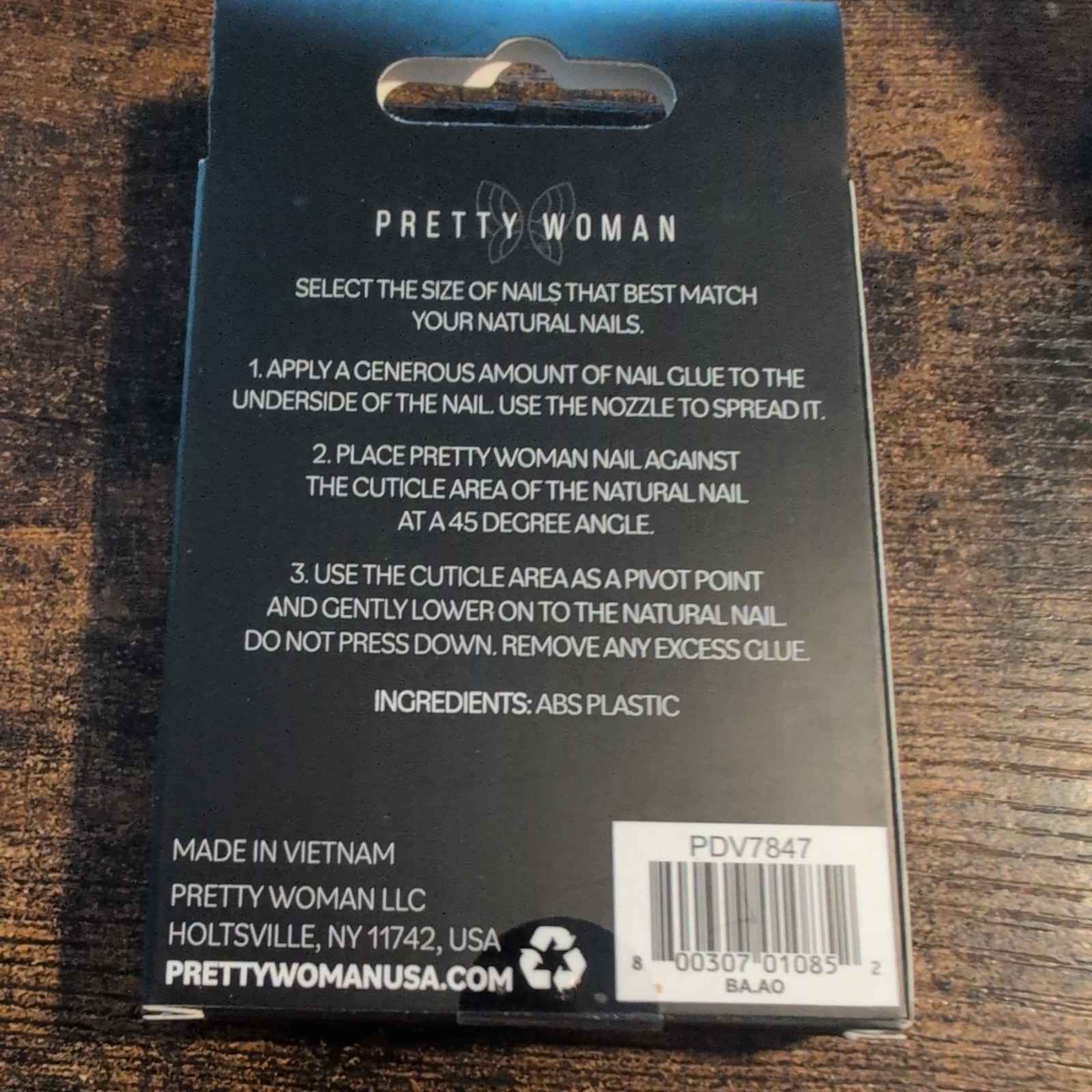 Pretty Woman Faux Nails 3 different styles.