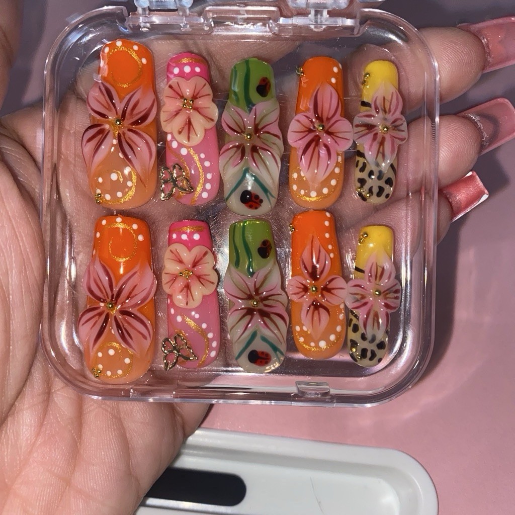 M-Multicolor 3D Flower Press-On Nails Medium Square Full Cover Pre-Designed Set