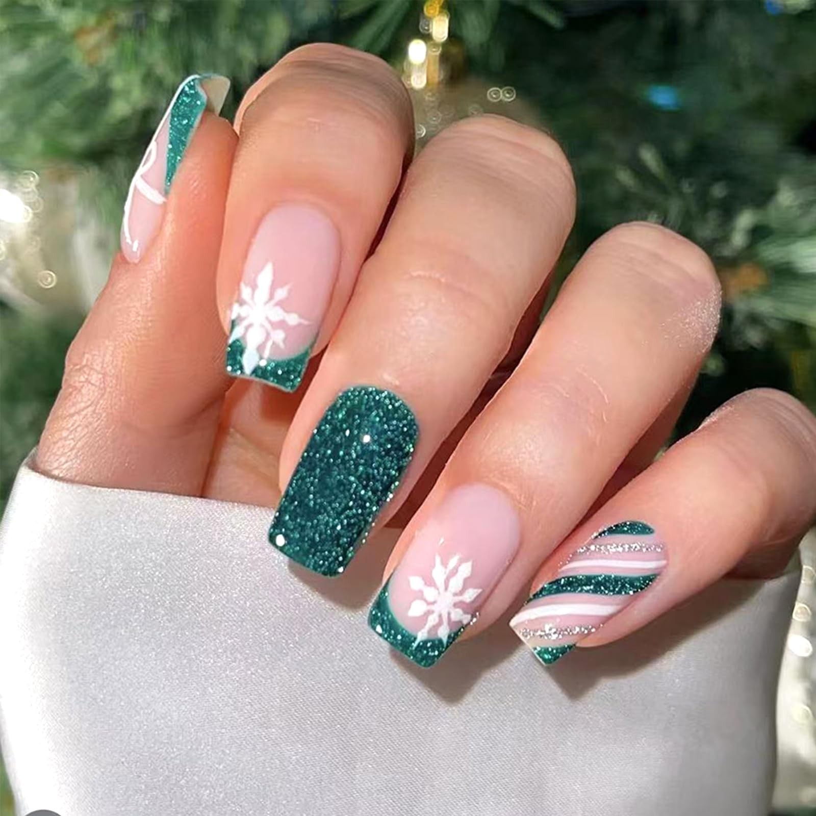 Christmas Press on Nails Medium Square Fake 24 Fl Oz (Pack of 1), Green White