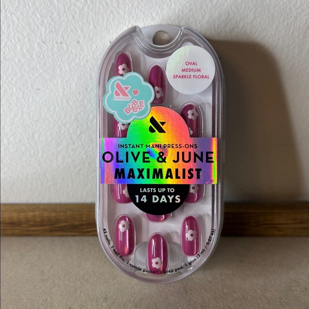 Olive & June Maximalist Instant Mani Press-On Nails – Sparkle Floral