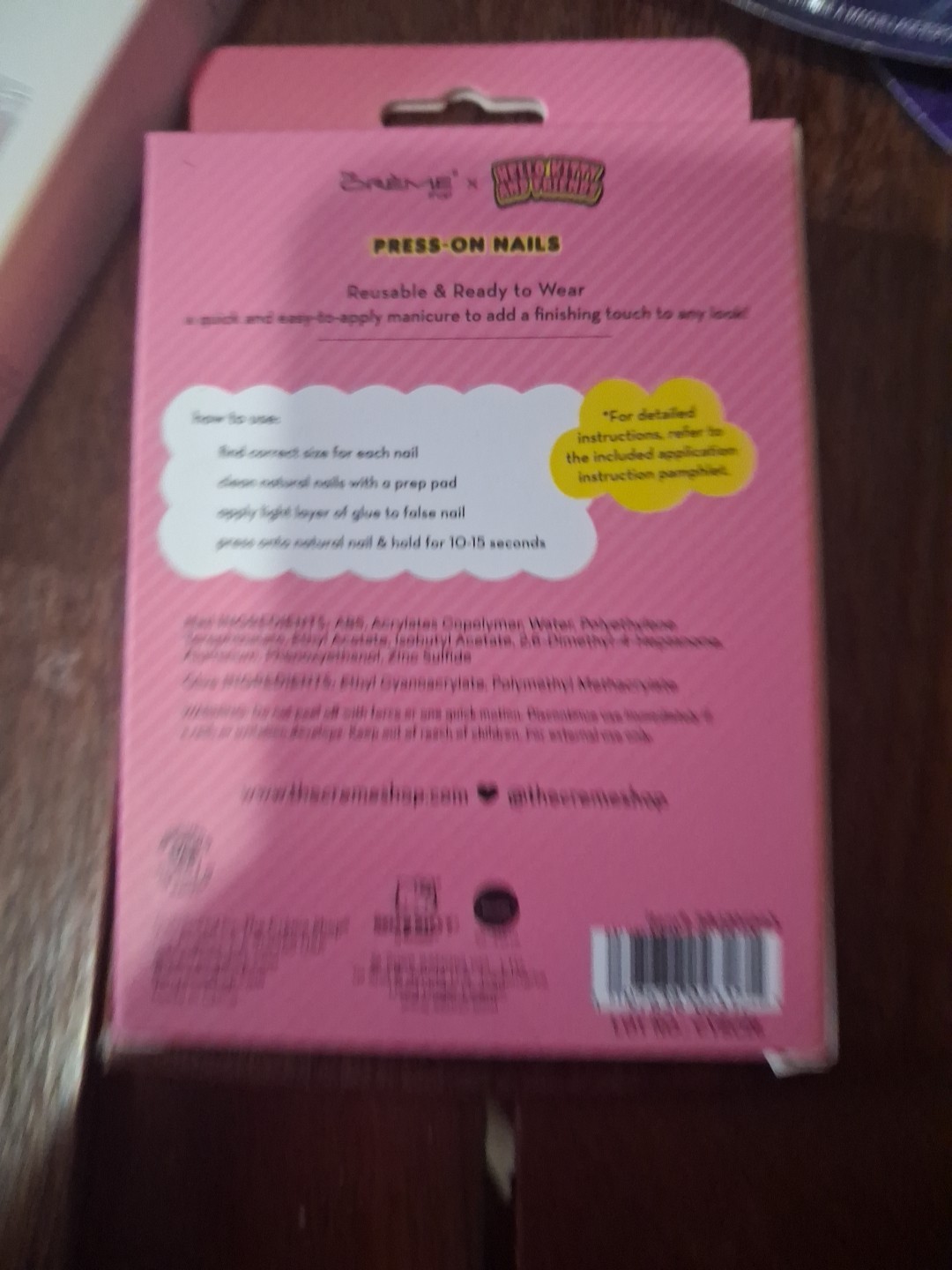 The Crème Shop x Hello Kitty Halloween Press-On Nails Reusable Almond Medium