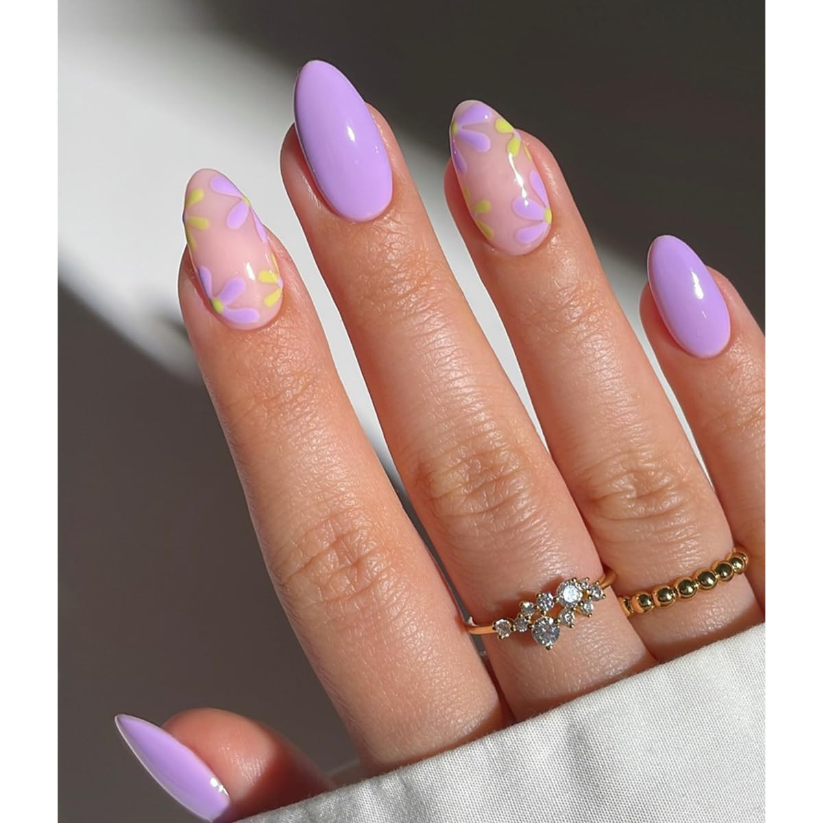 24Pcs Purple Flower Press on Nails Almond Medium Fake Nails Floral Glue on Nails