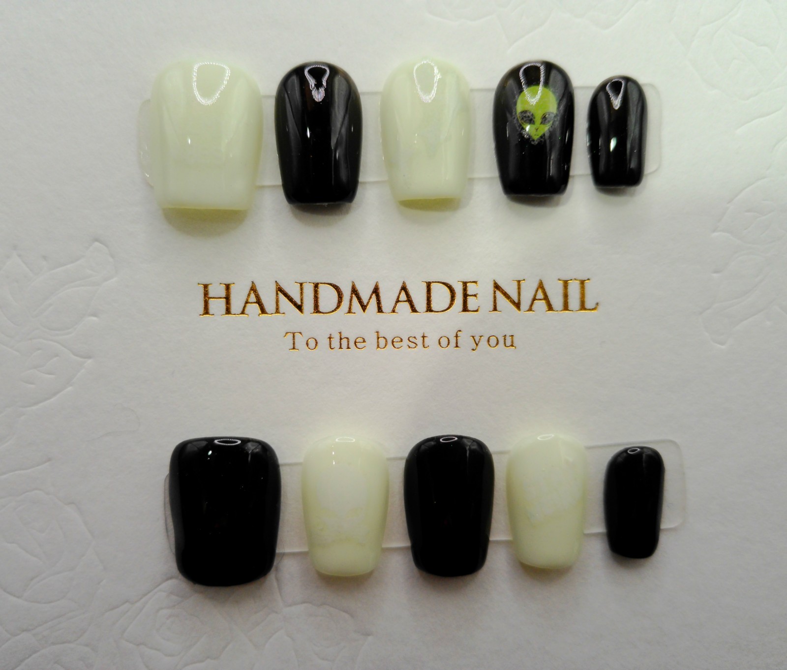 Extra Short Square Glow in the Dark Alien Press On Nails – Small Size