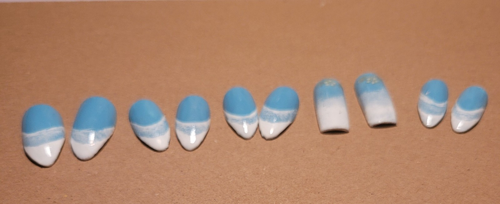 Press-On Nails Nails| Kawaii Blue/White French| Shape Almond| Size Medium| Reusa