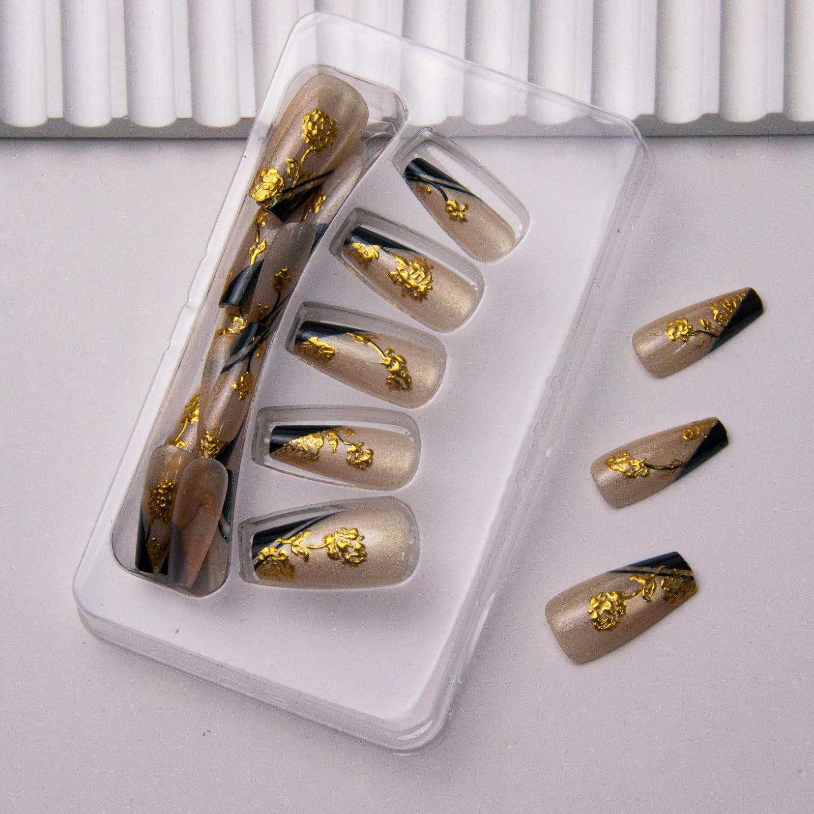 Press on Nails Medium Square Fake Nails Gold Rose Flowers Acrylic Nails Black…
