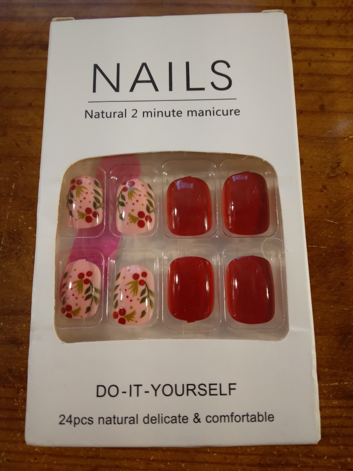 24 Piece finger nail set Burgundy with mistletoe Flowers 274080