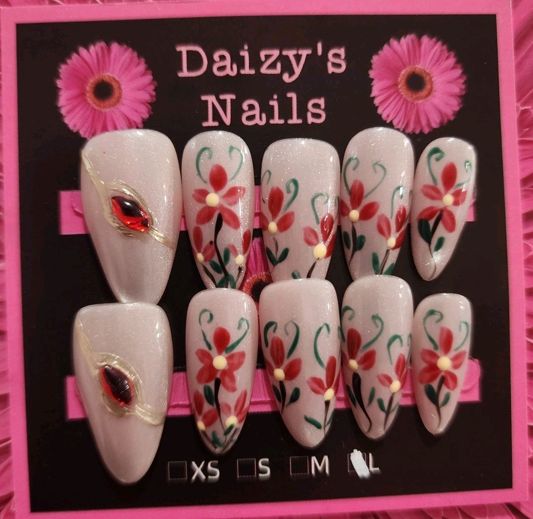 Large Size Red Daisy Flowers Press-on Nail Set Handmade Almond 2.5 Cm Length