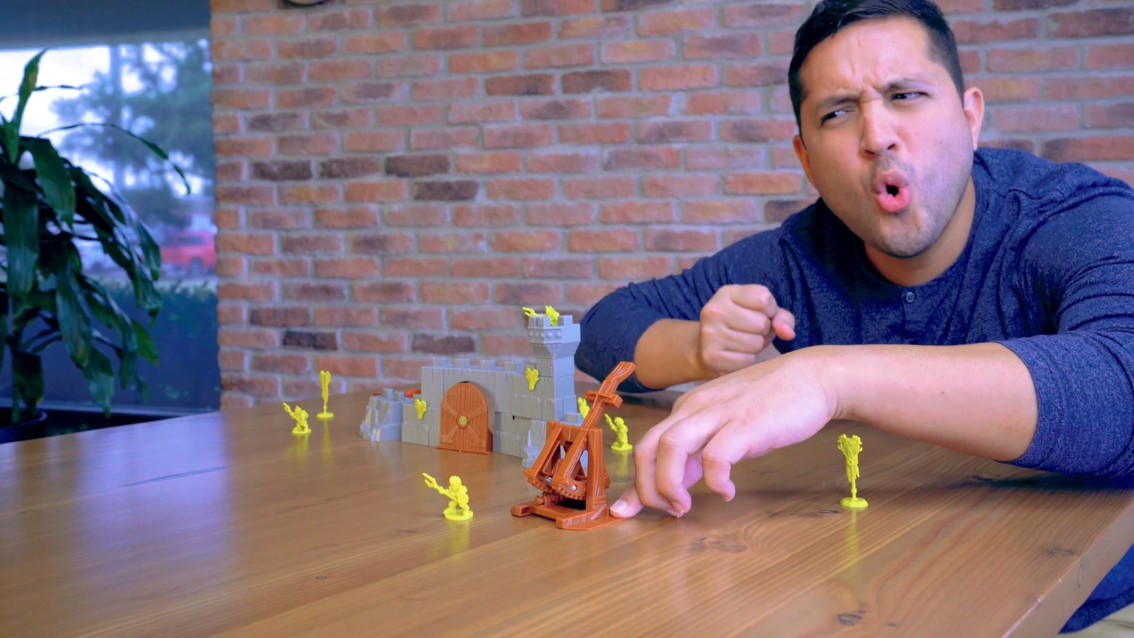 Goliath Crossbows & Catapults Castle Battle | Game of Standard, Multicolor