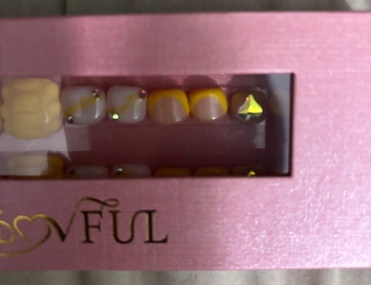 Lovful Yummy T131 Artificial Toe Nails 20 Pieces New
