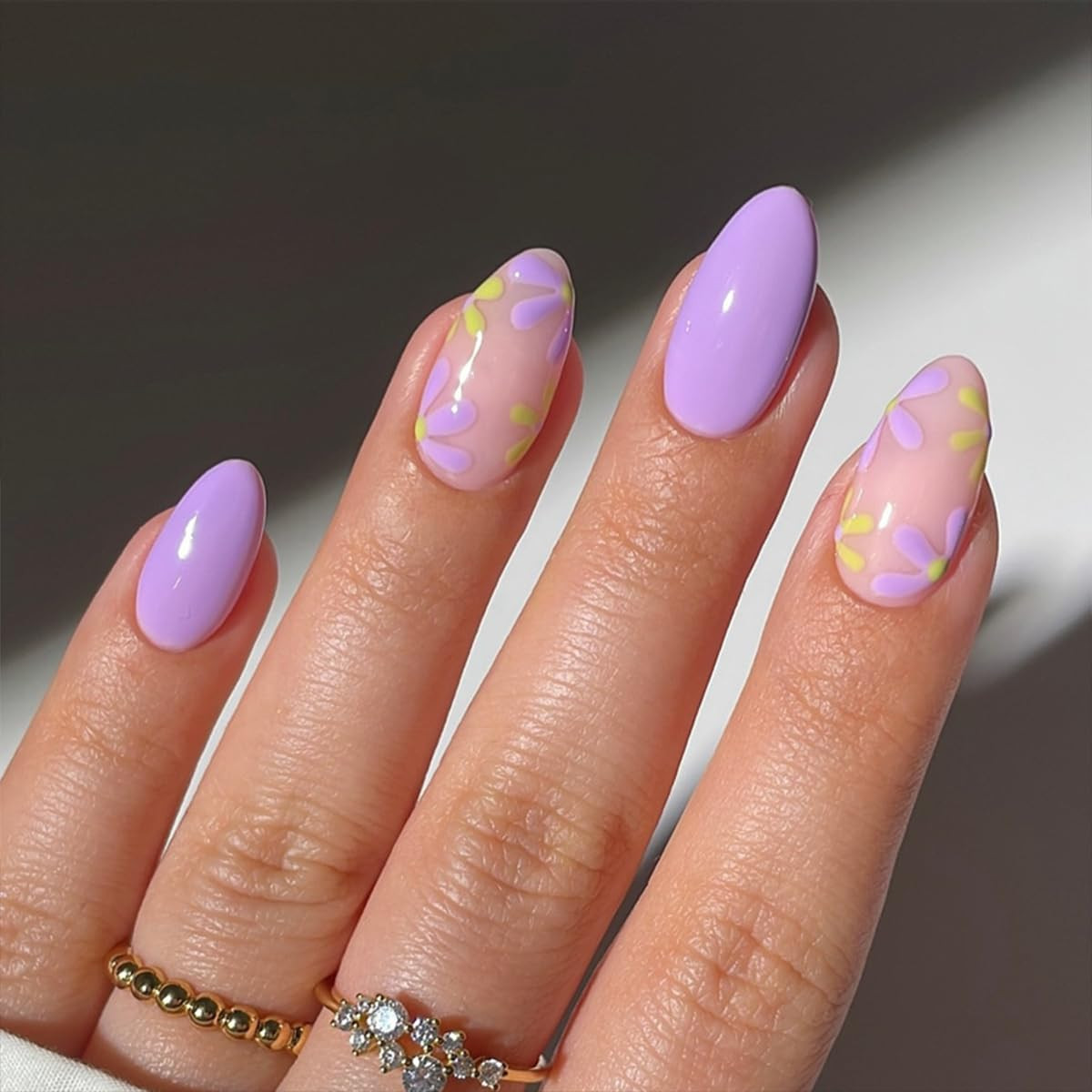 24Pcs Purple Flower Press on Nails Almond Medium Fake Nails Floral Glue on Nails
