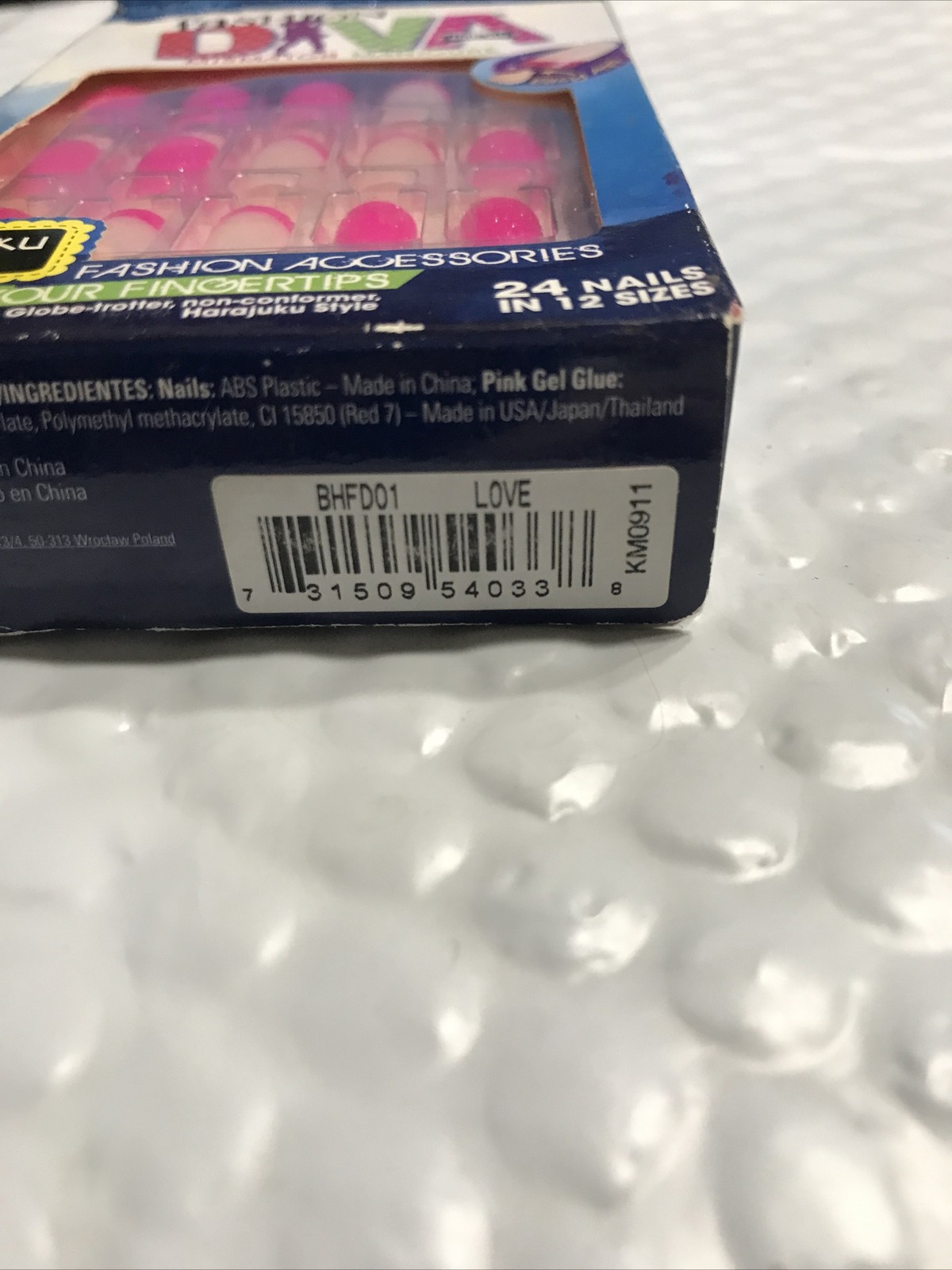 KISS BROADWAY Fashion Diva Mismatch Manicure 54033 Short Length BRIGHT PINK nib