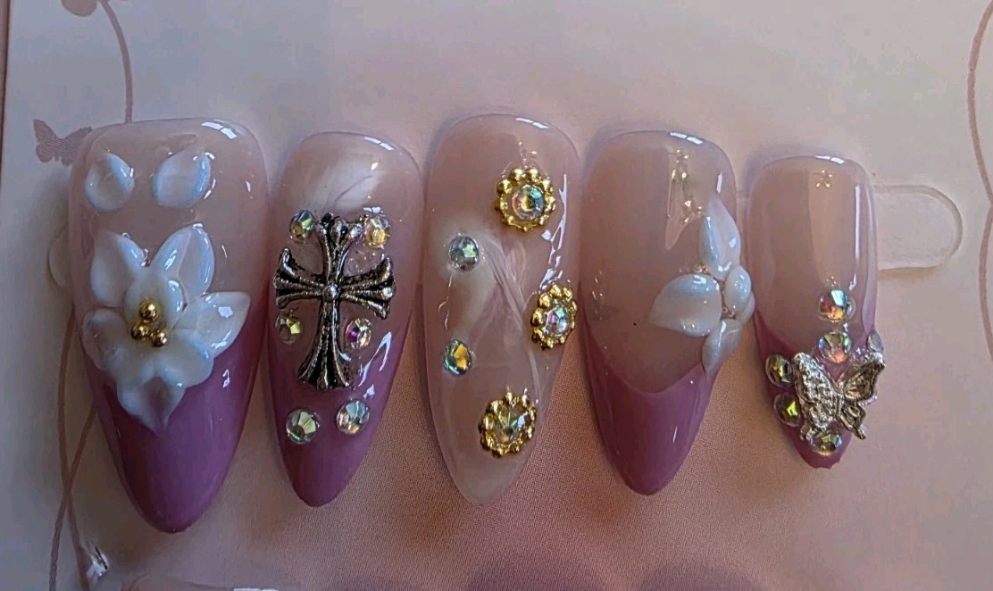 Gorgeous 3D Set Press-On Nails Purple Pink Floral 1″ (2.5 Cm) Medium Width