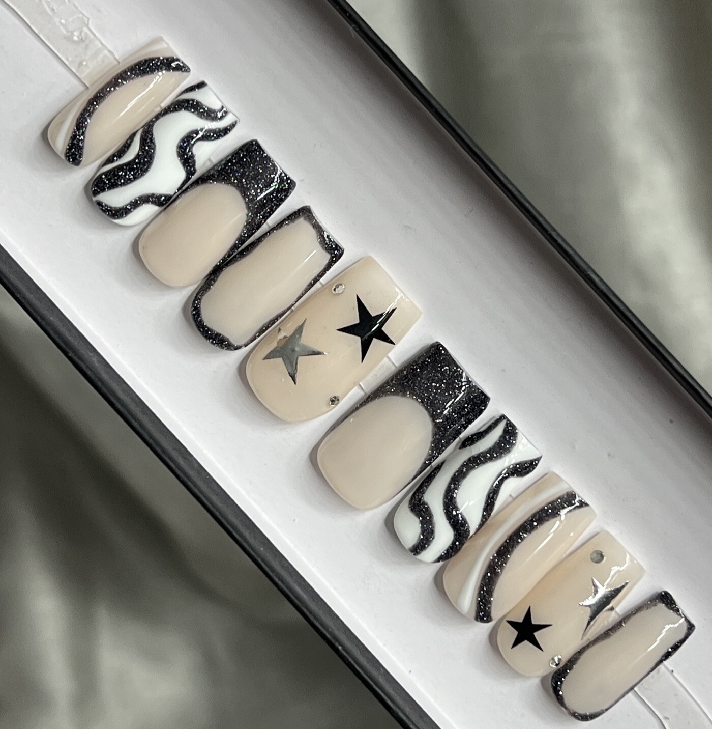 ✨ CUSTOM Hard Gel Press On Nails, Black White Nude Star W BLING 10p SET W Kit
