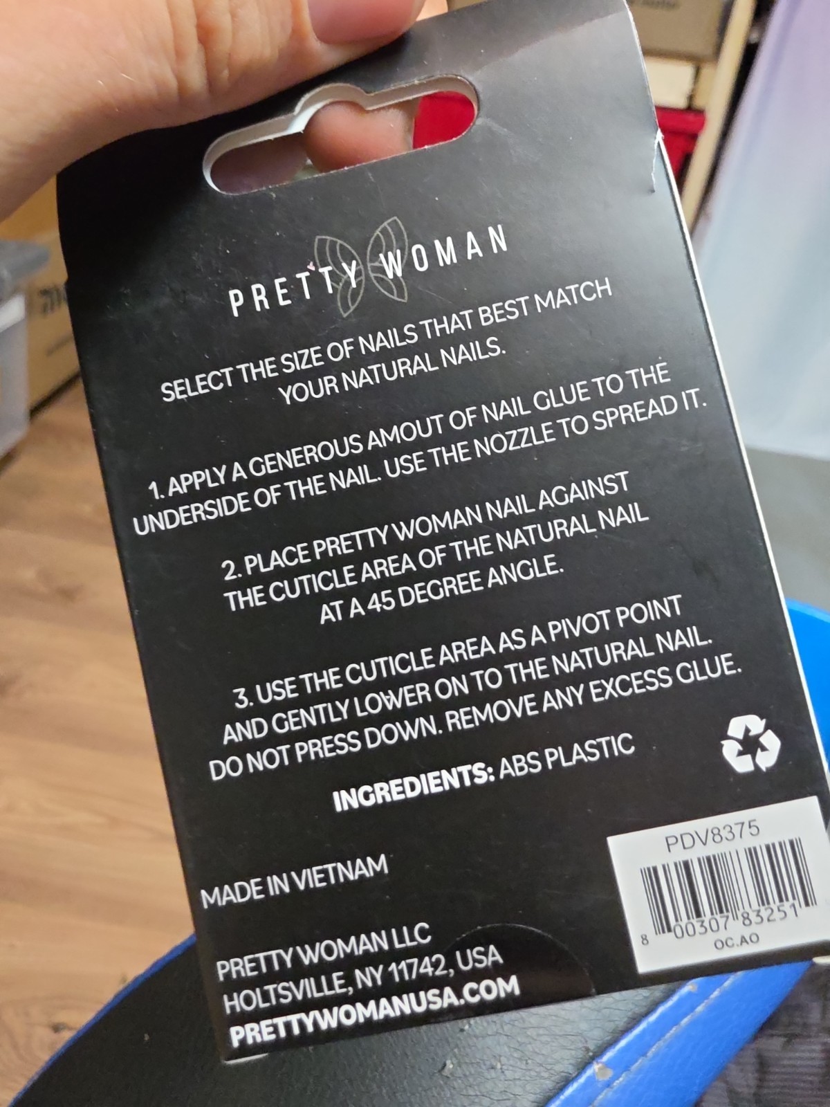 Pretty Woman Oval Nude Black Outline Press On Nails Vegan 12 Count New Adhesive