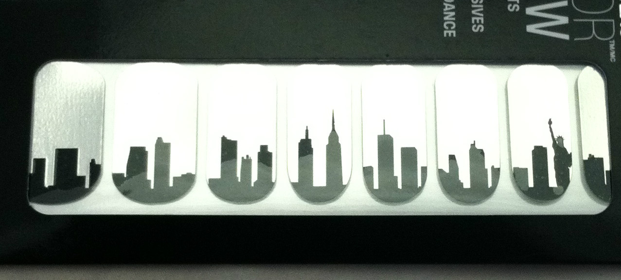 Maybelline Color Show Nail Stickers Silver MirrorEffect #70 PLATINUM NYC Skyline