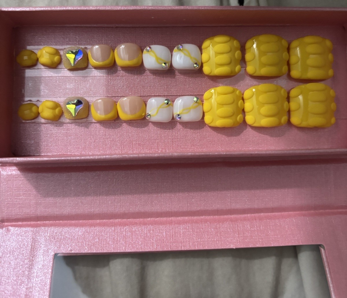 Lovful Yummy T131 Artificial Toe Nails 20 Pieces New